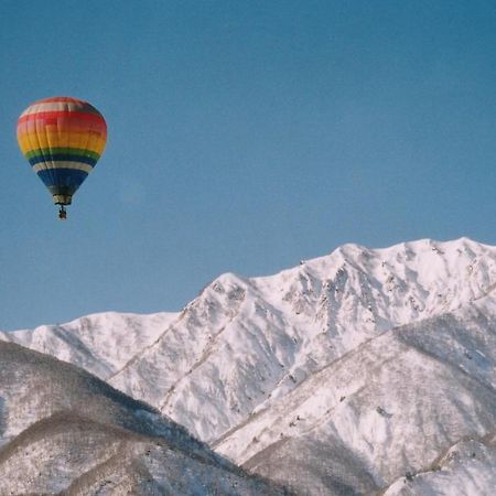 Bed and Breakfast ペンション ちゃうちゃう Hakuba Exteriér fotografie
